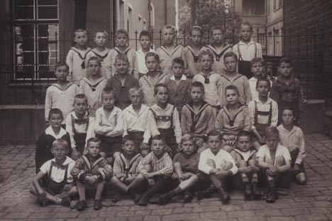 School photo of large group of classmates